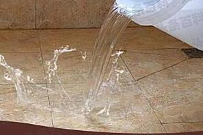 临湘漏水维修 免砸砖防水材料该如何施工